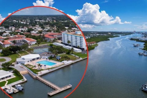 Copropriété à vendre à Largo, Floride: 2 chambres, 102.66 m2 № 2317427 - photo 2