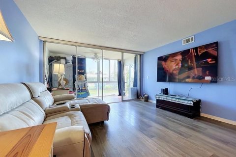 Copropriété à vendre à Largo, Floride: 2 chambres, 102.66 m2 № 2317427 - photo 12
