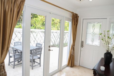 Villa ou maison à louer à Delray Beach, Floride: 3 chambres, 252.79 m2 № 1018096 - photo 1