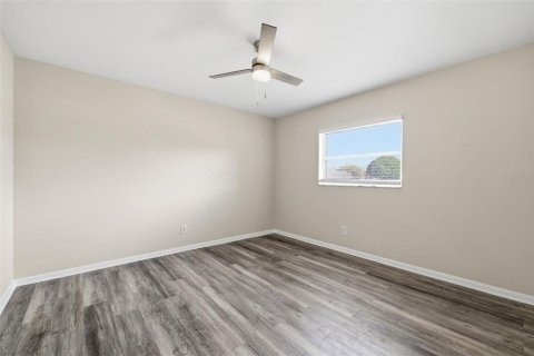 House in Tampa, Florida 3 bedrooms, 160.16 sq.m. № 2196188 - photo 27