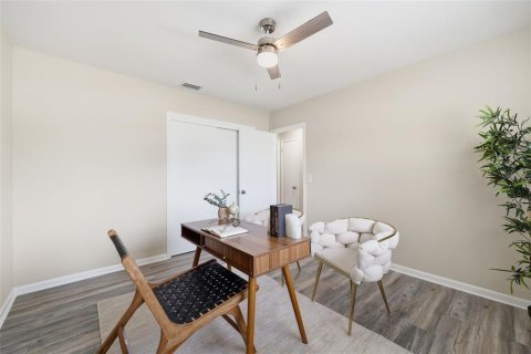 House in Tampa, Florida 3 bedrooms, 160.16 sq.m. № 2196188 - photo 23