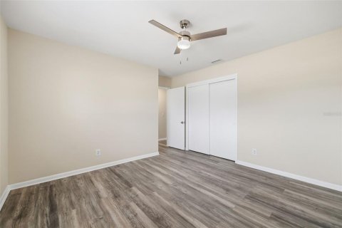 House in Tampa, Florida 3 bedrooms, 160.16 sq.m. № 2196188 - photo 26