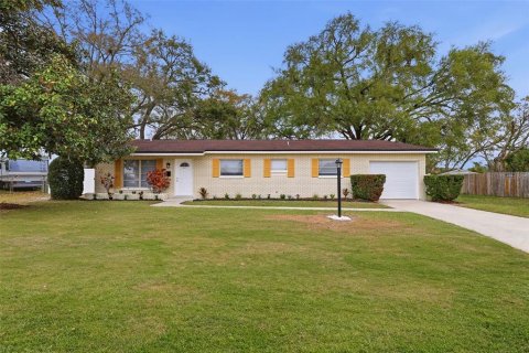 House in Tampa, Florida 3 bedrooms, 160.16 sq.m. № 2196188