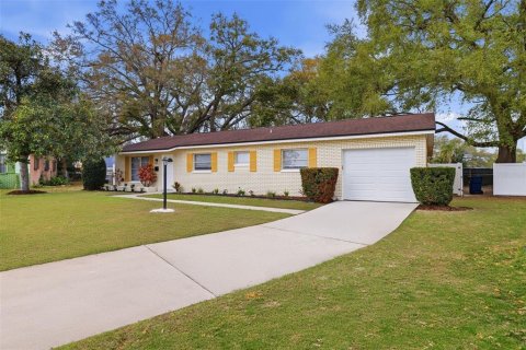 House in Tampa, Florida 3 bedrooms, 160.16 sq.m. № 2196188 - photo 2
