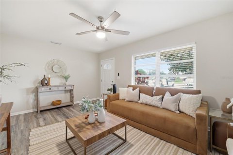 House in Tampa, Florida 3 bedrooms, 160.16 sq.m. № 2196188 - photo 6