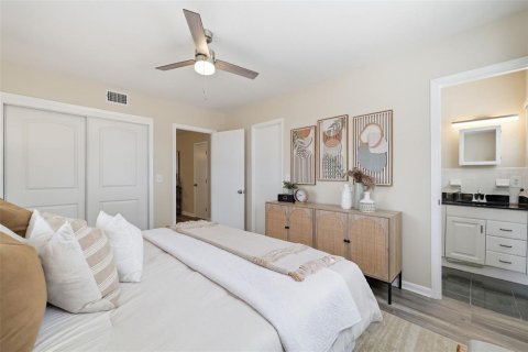 House in Tampa, Florida 3 bedrooms, 160.16 sq.m. № 2196188 - photo 10