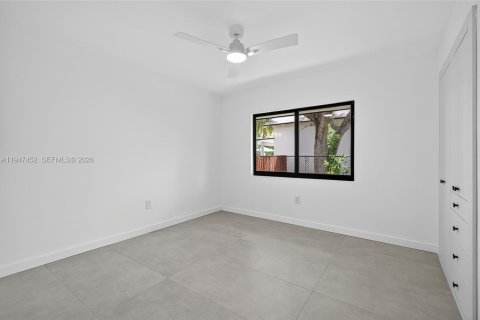 Casa en venta en Palmetto Bay, Florida, 6 dormitorios, 305.28 m2 № 2003387 - foto 21