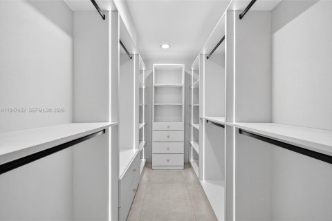 Casa en venta en Palmetto Bay, Florida, 6 dormitorios, 305.28 m2 № 2003387 - foto 17