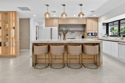 Casa en venta en Palmetto Bay, Florida, 6 dormitorios, 305.28 m2 № 2003387 - foto 6