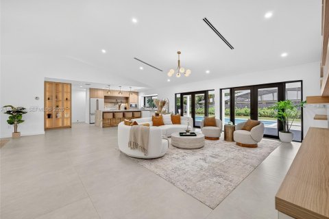 Casa en venta en Palmetto Bay, Florida, 6 dormitorios, 305.28 m2 № 2003387 - foto 3