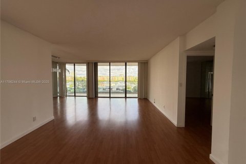 Copropriété à louer à Aventura, Floride: 1 chambre, 100.06 m2 № 1958259 - photo 11