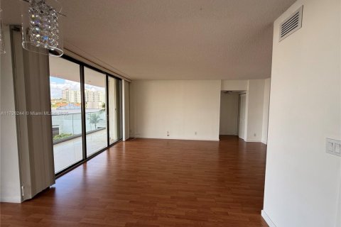 Copropriété à louer à Aventura, Floride: 1 chambre, 100.06 m2 № 1958259 - photo 1