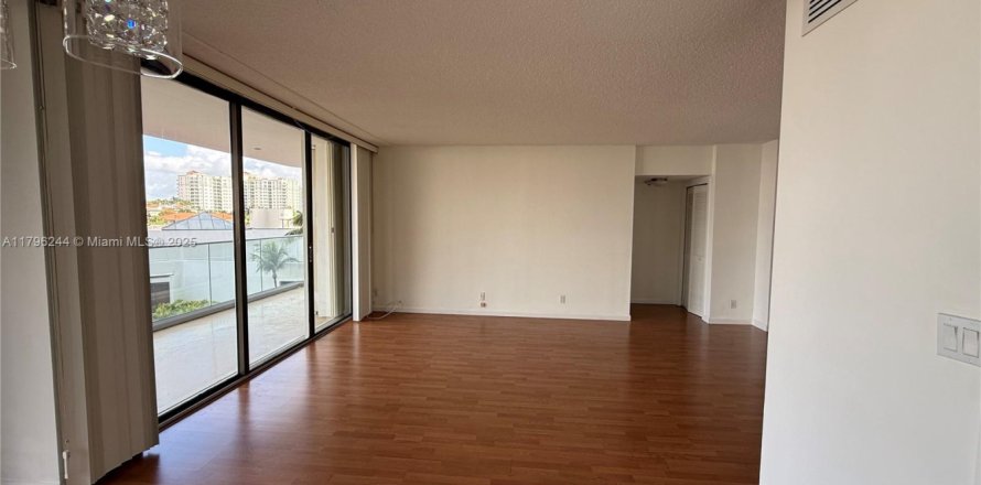 Condo à Aventura, Floride, 1 chambre № 1958259