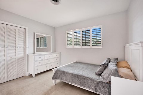 House in North Miami Beach, Florida 3 bedrooms, 179.3 sq.m. № 1855359 - photo 27