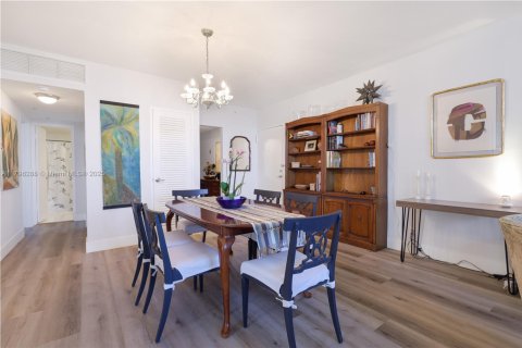 Condominio en venta en Hollywood, Florida, 2 dormitorios, 108.7 m2 № 2034831 - foto 8