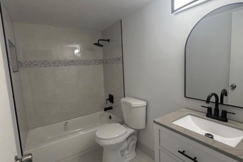Adosado en venta en Fort Lauderdale, Florida, 2 dormitorios, 74.32 m2 № 2319988 - foto 2