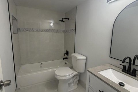 Adosado en venta en Fort Lauderdale, Florida, 2 dormitorios, 74.32 m2 № 2319988 - foto 4