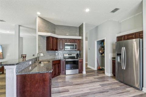 House in Jacksonville, Florida 4 bedrooms, 203.08 sq.m. № 1677558 - photo 12