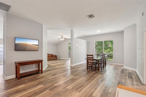 House in Jacksonville, Florida 4 bedrooms, 203.08 sq.m. № 1677558 - photo 4