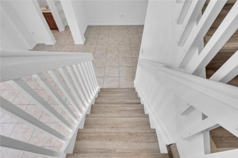 Снять в аренду таунхаус в Хомстед, Флорида 4 спальни, 171.87м2, № 2076487 - фото 15