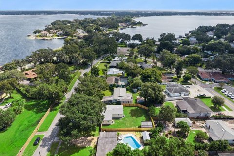 House in Belle Isle, Florida 3 bedrooms, 91.51 sq.m. № 2388092 - photo 2