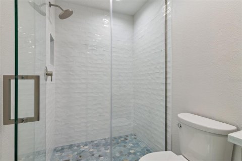 House in Belle Isle, Florida 3 bedrooms, 91.51 sq.m. № 2388092 - photo 19