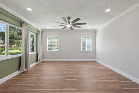 House in Belle Isle, Florida 3 bedrooms, 91.51 sq.m. № 2388092 - photo 5