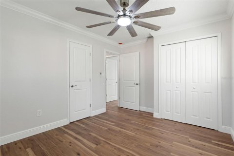 House in Belle Isle, Florida 3 bedrooms, 91.51 sq.m. № 2388092 - photo 20