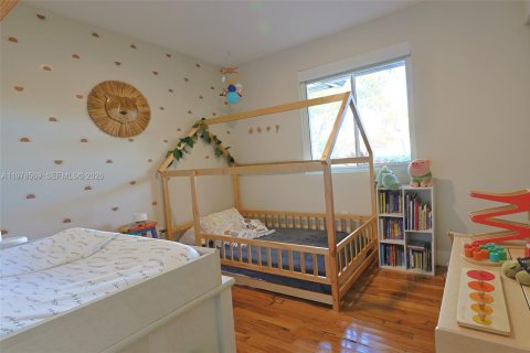 House in Miami Shores, Florida 3 bedrooms, 170.29 sq.m. № 2044506 - photo 28