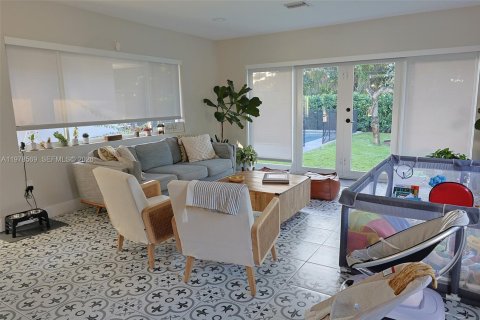 House in Miami Shores, Florida 3 bedrooms, 170.29 sq.m. № 2044506 - photo 16