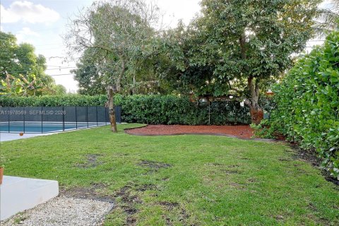 House in Miami Shores, Florida 3 bedrooms, 170.29 sq.m. № 2044506 - photo 12