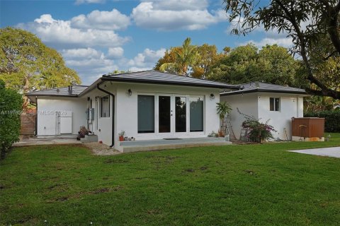 House in Miami Shores, Florida 3 bedrooms, 170.29 sq.m. № 2044506 - photo 4