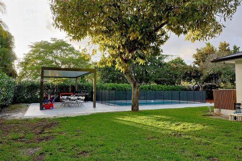 House in Miami Shores, Florida 3 bedrooms, 170.29 sq.m. № 2044506 - photo 10