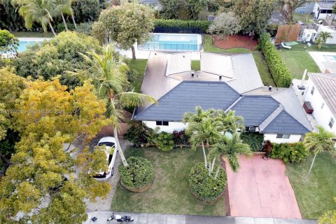 House in Miami Shores, Florida 3 bedrooms, 170.29 sq.m. № 2044506