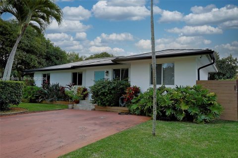 House in Miami Shores, Florida 3 bedrooms, 170.29 sq.m. № 2044506 - photo 2