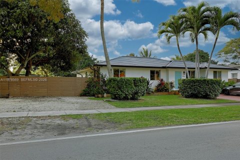 House in Miami Shores, Florida 3 bedrooms, 170.29 sq.m. № 2044506 - photo 5