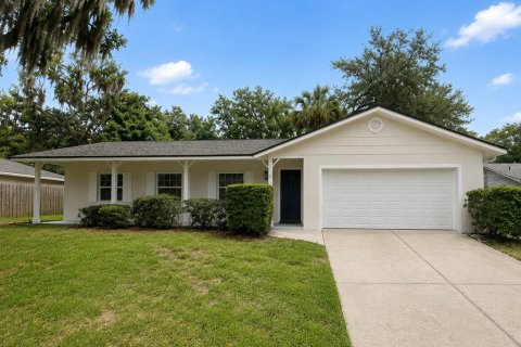 House in Oviedo, Florida 3 bedrooms, 155.89 sq.m. № 2285388