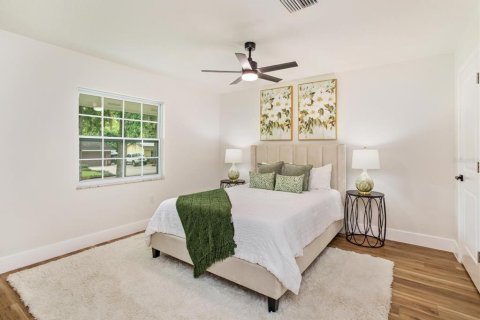House in Oviedo, Florida 3 bedrooms, 155.89 sq.m. № 2285388 - photo 13