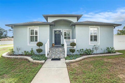 House in Tampa, Florida 3 bedrooms, 145.76 sq.m. № 1835977 - photo 5