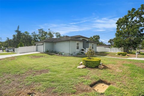 House in Tampa, Florida 3 bedrooms, 145.76 sq.m. № 1835977 - photo 4