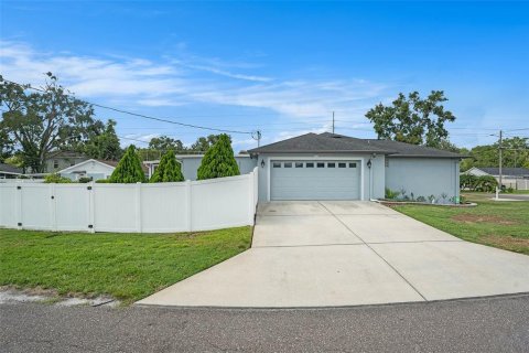 House in Tampa, Florida 3 bedrooms, 145.76 sq.m. № 1835977 - photo 12