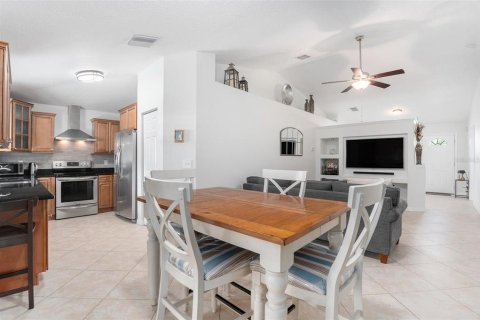 House in Tampa, Florida 3 bedrooms, 145.76 sq.m. № 1835977 - photo 17
