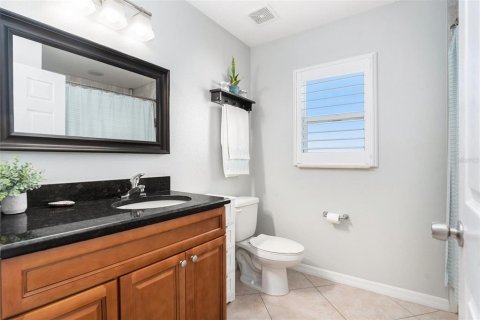 House in Tampa, Florida 3 bedrooms, 145.76 sq.m. № 1835977 - photo 9