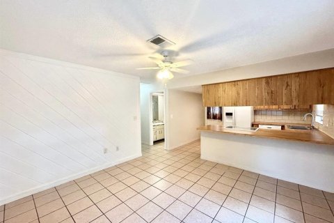 Appartement à louer à New Port Richey, Floride: 2 chambres, 142.7 m2 № 2197181 - photo 6