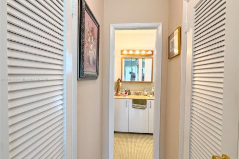Condominio en venta en Hollywood, Florida, 1 dormitorio, 65.31 m2 № 1892600 - foto 15