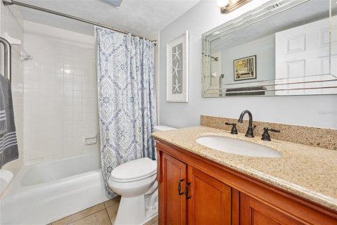 Condo in Daytona Beach, Florida, 1 bedroom № 2118451 - photo 14