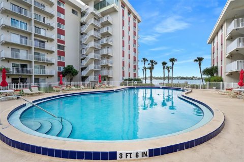 Condo in Daytona Beach, Florida, 1 bedroom № 2118451 - photo 22