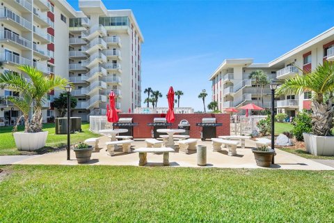 Condo in Daytona Beach, Florida, 1 bedroom № 2118451 - photo 28