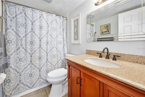 Condo in Daytona Beach, Florida, 1 bedroom № 2118451 - photo 13