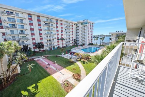 Condo in Daytona Beach, Florida, 1 bedroom № 2118451 - photo 20